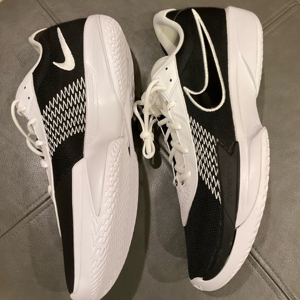 NWOT Nike Men's Black and White Air Zoom G.T. Cut Academy Athletic Shoes
